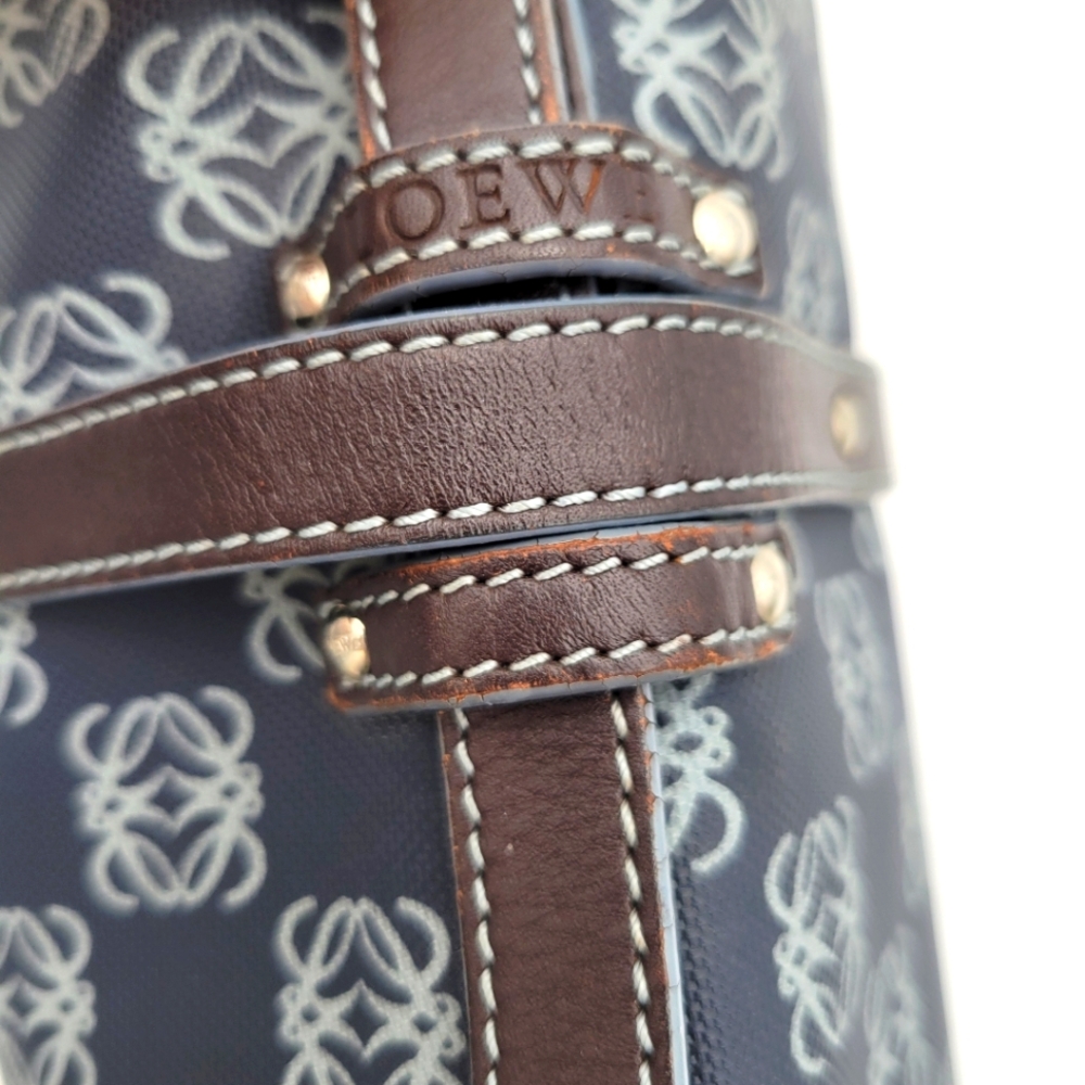 Loewe Vintage Anagram Crossbody Bag PVC Leather - Picture 9 of 16